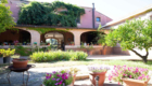 casale-borgo-piazza-esterno-1400x933